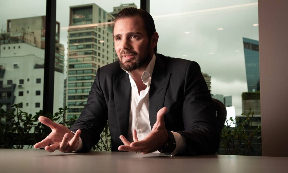 Vorcaro ofereceu R$ 1 milhão para segurar reportagem da Folha, indicam mensagens