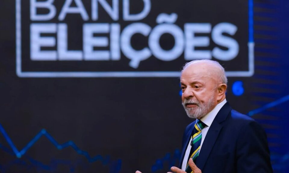 Equipe de Lula planeja mantê-lo no púlpito no debate da Globo