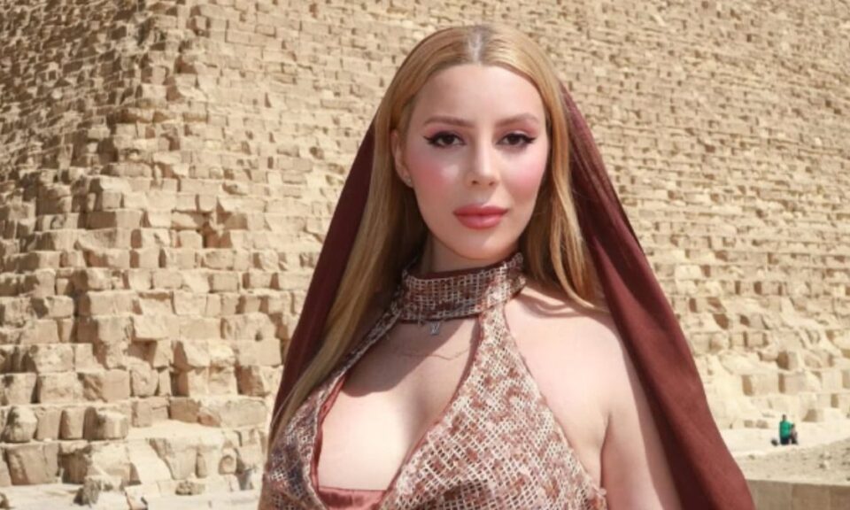 'Tive que ficar pelada': Malévola relata humilhação em delegacia no Egito