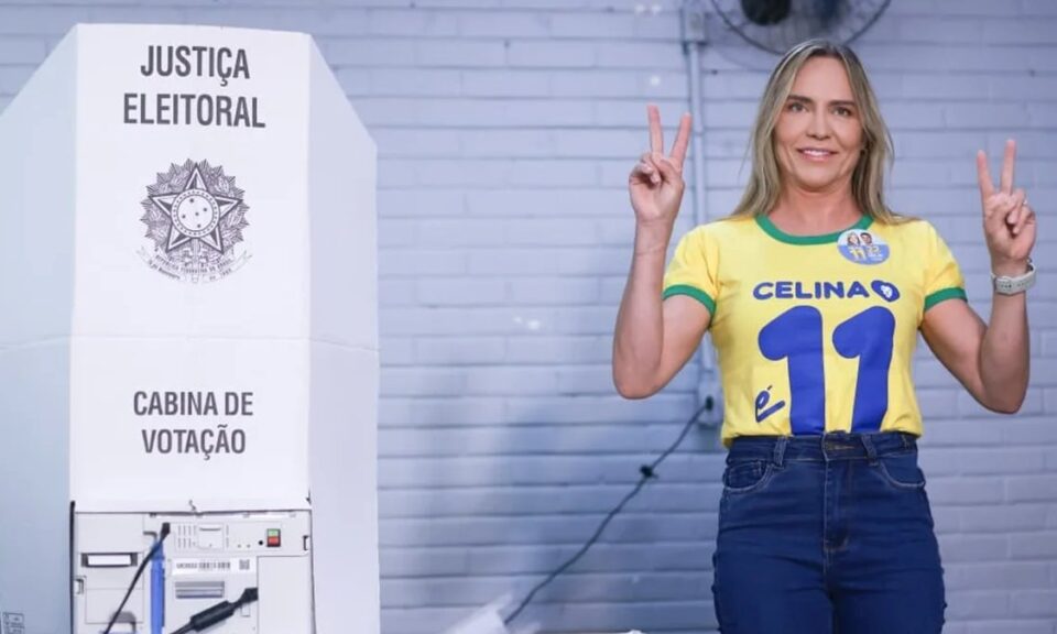 'Campanha limpa': Celina Leão vota no Lago Norte com Michelle e Bia Kicis