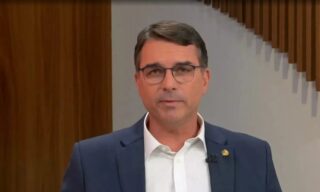"O Brasil não está mais dividido": Flávio responde Lula em vídeo a Carlinhos Maia
