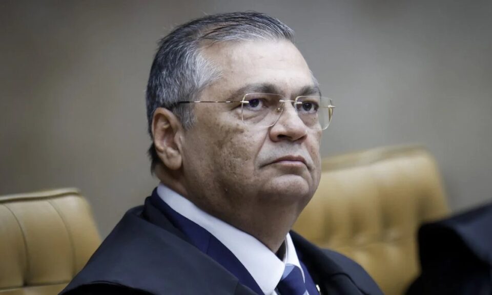 Dino manda PF apurar interferência estrangeira na campanha de Flávio após eleição
