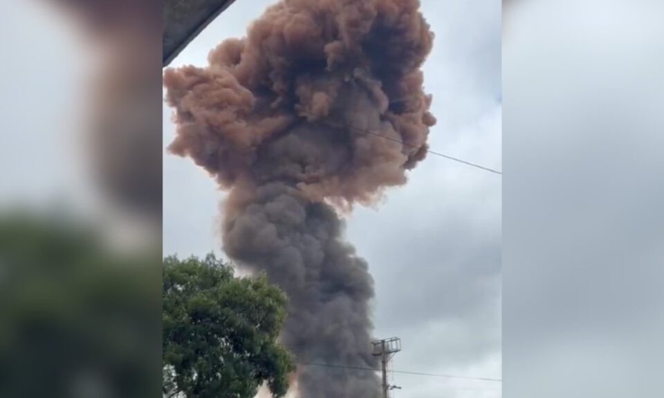CSN registra explosão em usina de Volta Redonda e nuvem de fumaça assusta moradores