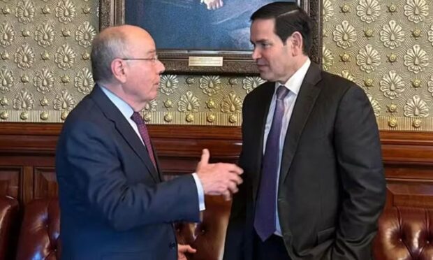 Mauro Vieira consegue só conversa breve com Rubio no G20, e reunião fica sem data